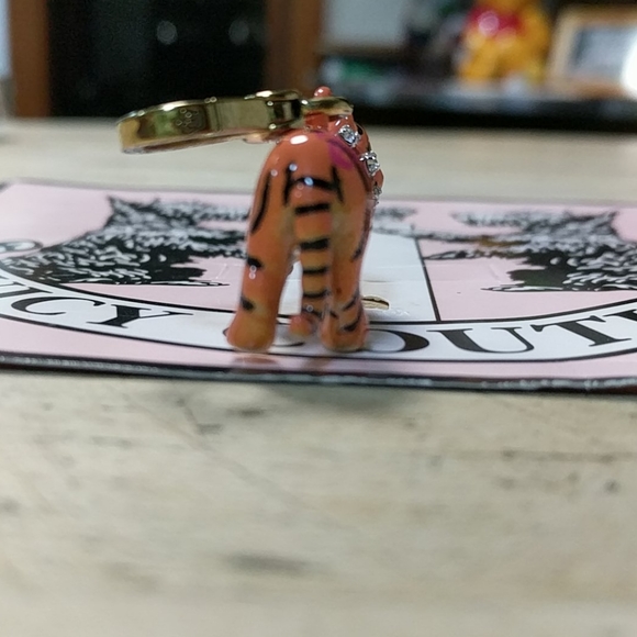 JUICY COUTURE TIGER CHARM!!!🐯🐯🐯🐾🐾🐾 - Picture 4 of 14